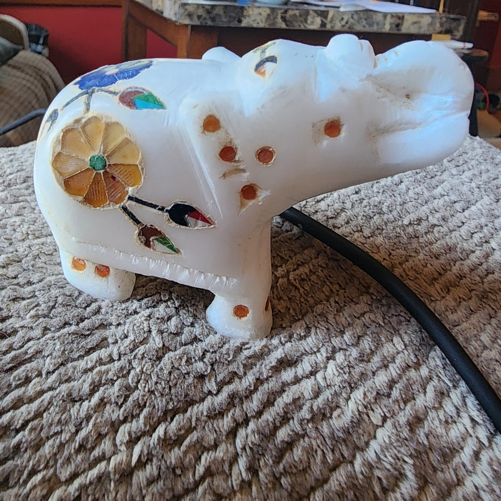 Hand Carved White Marble Elephant w/ Gemstone Inlay Decoration - Upturned Trunk - Picture 6 of 6